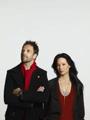 (2. Staffel) - Lösen Kriminalfälle auf höchst eigenwillige Weise: Sherlock Holmes (Jonny Lee Miller, l.) und Joan Watson (Lucy Liu, r.) ...