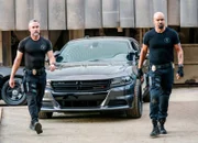 (v.li.): Jay Harrington (David Kay), Shemar Moore (Daniel ‚Hondo‘ Harrelson).
