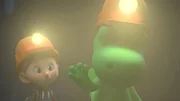 Stella und Grisu sind sich nicht sicher, wo genau sie in der Höhle den Drachenstein finden können.