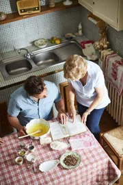 Jamie Oliver (l.)