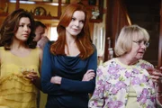 Sind überrascht, als Susan zu Katherines Einweihungsparty auftaucht: Bree (Marcia Cross, M.), Gabrielle (Eva Longoria, l.) und Karen McCluskey (Kathryn Joosten, r.) ...