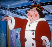 Alice lernt die Diamantenkönigin kennen. Sie ist die Zwillingsschwester der Herzkönigin.