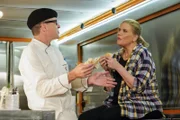 Rudy (French Stewart, l.); Tammy (Kristen Johnston, r.)