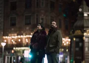 Niels Jensen (David Dencik) und Olga Garovic (Dia Jovanovic) haben ein Date.