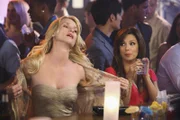 Auch Gabrielle (Eva Longoria, l.) kann sich an Lustiges, das sie mit Edie (Nicolette Sheridan, l.) erlebt hat, erinnern ...