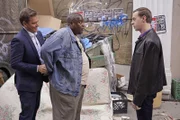 Tony (Michael Weatherly, l.) und McGee (Sean Murray, r.) ermitteln in einem neuen Fall und stoßen dabei auf Francis 'Cheech' Del Conte (Billy "Sly" Williams, M.). Doch hat er wirklich etwas damit zu tun?