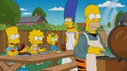 Eigentlich sollte Homer eine neue Waschmaschine kaufen - doch er kommt mit einem Grill Nachhause, was anfangs für Ärger sorgte, wird dann zu einem Hit: Homer (r.), Marge (2.v.r.), Bart (l.), Lisa (2.v.l.) und Maggie (M.) ...