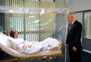 Johanna gibt sich taper und optimistisch, aber Thomas erkennt, wie schlecht es seiner Mutter geht.