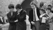 Jeremy Bamber trägt seine Adoptivfamilie zu Grabe. Doch schon bald mehren sich Zweifel, ob seine Trauer echt ist.