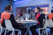 (v.li.): Scott Grimes (Lt. Gordon Malloy), Mark Jackson (Isaac), Jessica Szohr (Lt. Talla Keyali).