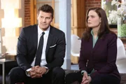 Bei einer Zeugenbefragung wird deutlich, wie unterschiedlich Brennans (Emily Deschanel) und Booth' (David Boreanaz) Auffassungen ihrer Beziehung sind.