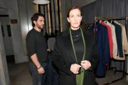 Katrin (Ulrike Frank) setzt es zu, dass sie Tobias (Jan Kittmann) nicht ausblenden kann.