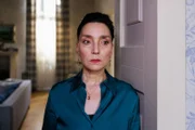 Richard will so wenig Begegnungsfläche mit Simone (Tatjana Clasing) wie möglich schaffen.