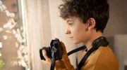 Der junge Alexander Jaromin (Fabian Ziems) ist ein begeisterter Fotograf.