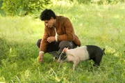 Prinz Augustin will sich an der überheblichen Prinzessin Victoria rechen und verkleidet sich als Schweinehirt.