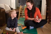 Mithilfe von JUNO hat Claudia Auer-Welsbach eine leistbare und gemeinschaftliche Wohnung für sich und ihren Sohn gefunden.
