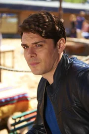 Aiden Healy (Kenny Doughty)