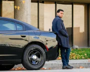 Michael Ealy (Detective Miles Hoffman).