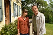 Filipa (Cristina do Rego) und Mark (Marco Girnth).