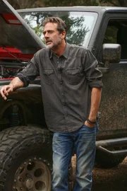 Nicht alle im Camp der Hybriden sind mit JDs (Jeffrey Dean Morgan) Anwesenheit einverstanden. Zeigt sich jetzt das wahre Gesicht der Aliens?