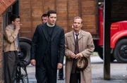 Will Davenport (Tom Brittney, li.), Geordie Keating (Robson Green, re.)