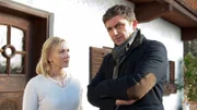 Hanna Weidler (Dana Golombek) hat Angst vor ihrem gewalttätigen Mann und bittet Dr. Martin Gruber (Hans Sigl) um Hilfe.