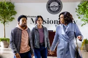 (v.li.): Justin Hires (Wilt Bozer), Levy Tran (Desi Nguyen), Wendy Raquel Robinson (Lauretta Bozer).