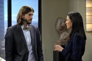 Walden Schmidt (Ashton Kutcher, l.)
