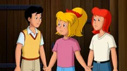 Alex (l.), Bibi (M.) und Tina (r.) wundern sich. Ihr Gastpferd Ella lahmt auf einmal.