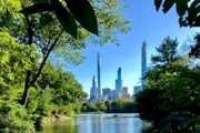 Blick vom Central Park auf den Steinway Tower