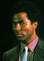 Philip Michael Thomas als Drogenfahnder Ricardo Tubbs.