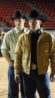 Das CSI-Team untersucht den Tod eines Bullenreiters, der während des WM-Turniers ums Leben gekommen ist. Was wissen die Cowboys Dustin Lightfoot (Brendan Wayne, Enkel von John Wayne) und Ty Murray (spielt sich selbst)?
