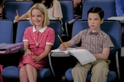 Paige (Mckenna Grace, l.); Sheldon (Iain Armitage, r.)