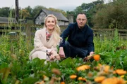 Killruddery house – Silvia Schneider beim Spaziergang durch die Gärten mit Niall O’Sullivan (head chef).