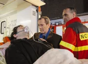 Wege zum Glück Kapitel 376 Staffel 1, Episode 376 Richard macht sich grosse Sorgen um Max, der bei dem Brand verletzt wurde: Jost Pieper als Max, Peter Zimmermann als Richard