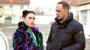 Mike (Harry Blank) will Tina (Anita Eichhorn) davon überzeugen, dass nicht alles bei der Bundeswehr schlecht ist. Weiteres Bildmaterial finden Sie unter www.br-foto.de.