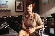 Bei einer Vorführung einer neuartigen Kombination aus Flugzeug und Helikopter kam es zu einer Panne. Trotzdem verteidigt Mac (Catherine Bell) das "Osprey"-Projekt vor dem Untersuchungsausschuss und steht dabei anfangs auf verlorenem Posten ...