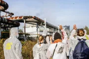 „Wo der Staat versagt, blockieren wir.“ Mit diesem Kampfruf besetzen junge tschechische Aktivisten den Betrieb der Kokerei Svoboda.