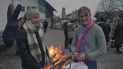 Zwei Ministrantinnen nach der Frühmesse.