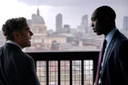 v.li.: Rowan Gill (Andy Nyman), Isaac Turner (Paapa Essiedu)