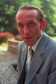 "Stockinger", Ernst Stockinger hat Wien verlassen und ist jetzt Bezirksinspektor in Salzburg. Mit Unterstützung seiner Kollegen Antonella Simoni und Michael Fuchs ermittelt er in Mordfällen in und um Salzburg. Im Bild: Karl Markovics (Ernst Stockinger).