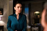 Richard hofft, dass Simone (Tatjana Clasing) endlich die Trennung akzeptiert.
