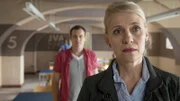 Tobias' Mutter Hanna Falk (Alexandra von Schwerin) berichtet Tobias(Bernhard Piesk) von seinem schwerkranken Vater.