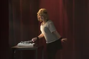 Beverl Goldberg (Wendi McLendon-Covey)