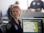 Warum hat die Maschine die Telefonistin Sandra Nicholson (Melissa Sagemiller) als nächste 'Person of Interest' ausgeworfen?