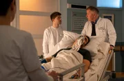 Durch den Krach auf Station ist Kris Haas aufgewacht und fragt nun mit schlechtem Gewissen Dr. Roland Heilmann, was passiert ist. Doch Dr. Heilmann hat für Erklärungen jetzt keine Zeit.