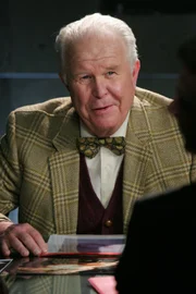 Ausgerechnet der Zahnarzt Dr. David Lowry (Ned Beatty), der bei seinen Patienten äußert beliebt ist, wird zum Haupttatverdächtigen im Mordfall eines jungen Mädchen.