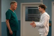 Dr. Roland Heilmann will von Kris Haas eine Erklärung, warum er während seines Dienstes geschlafen und somit das Leben eines Patienten riskiert hat. Kris der seit Wochen übermüdet ist, platzt nun der Kragen und er schreit Dr. Heilmann an.