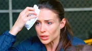 Aus dem Leichenwagen der Gerichtsmedizin wurde ein Toter gestohlen: Dr. Peyton Driscoll (Claire Forlani) wurde bei dem Überfall niedergeschlagen.