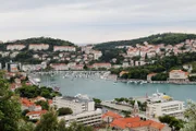 Blick auf Cavtat, einem Fischerdorf wenige Kilometer südlich von Dubrovnik.